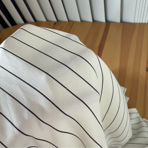 Aritzia Babaton Kahlo Cream Pinstripe Robe Jacket  Longline - Picture 12 of 13